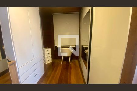 Casa à venda com 490m², 4 quartos e 3 vagas Casa à venda com 490m², 4 quartos e 3 vagasQuarto Suíte 1