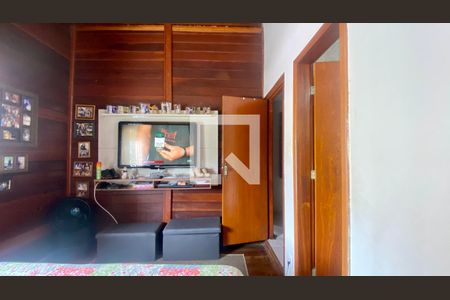 Casa à venda com 490m², 4 quartos e 3 vagas Casa à venda com 490m², 4 quartos e 3 vagasQuarto Suíte 2