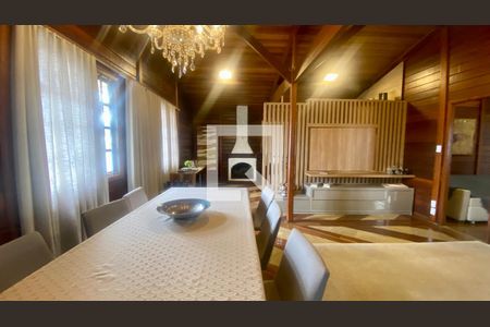 Casa à venda com 490m², 4 quartos e 3 vagas Casa à venda com 490m², 4 quartos e 3 vagasSala 3