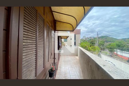 Casa à venda com 490m², 4 quartos e 3 vagas Casa à venda com 490m², 4 quartos e 3 vagasVaranda