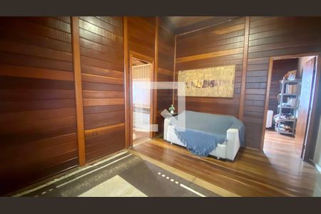 Casa à venda com 490m², 4 quartos e 3 vagas Casa à venda com 490m², 4 quartos e 3 vagasSala 3