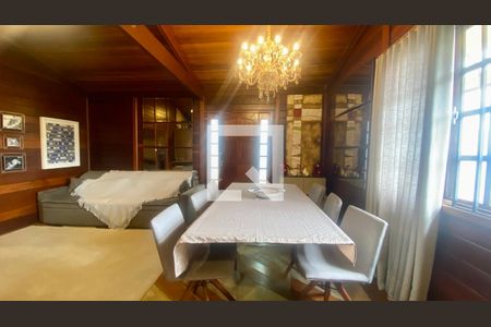 Casa à venda com 490m², 4 quartos e 3 vagas Casa à venda com 490m², 4 quartos e 3 vagasSala 3