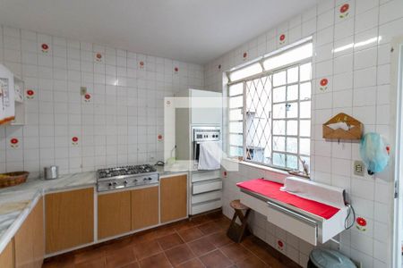 Casa à venda com 360m², 5 quartos e 3 vagas Casa à venda com 360m², 5 quartos e 3 vagasCozinha