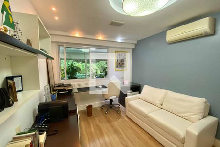 Apartamento à venda com 287m², 4 quartos e 2 vagasQuarto 2 - Suite