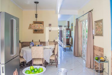 Casa à venda com 329m², 4 quartos e 16 vagas Casa à venda com 329m², 4 quartos e 16 vagasCozinha