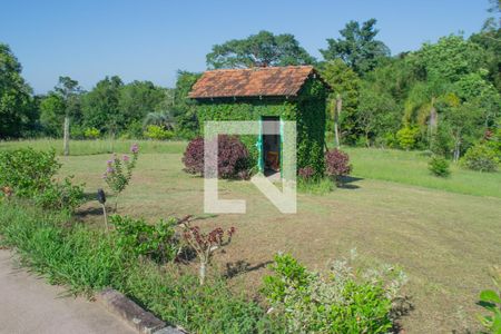 Casa à venda com 329m², 4 quartos e 16 vagas Casa à venda com 329m², 4 quartos e 16 vagasÁrea Externa