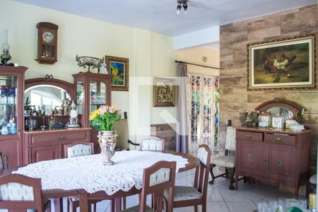 Casa à venda com 329m², 4 quartos e 16 vagas Casa à venda com 329m², 4 quartos e 16 vagasSala