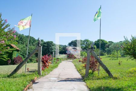 Casa à venda com 329m², 4 quartos e 16 vagas Casa à venda com 329m², 4 quartos e 16 vagasÁrea Externa