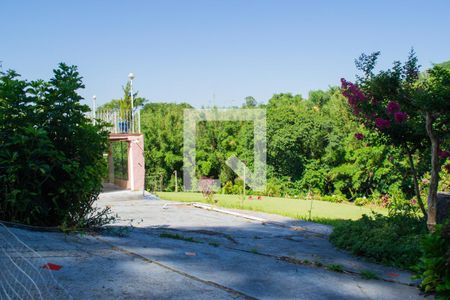 Casa à venda com 329m², 4 quartos e 16 vagas Casa à venda com 329m², 4 quartos e 16 vagasÁrea Externa