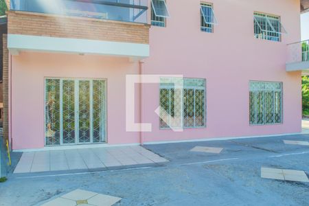 Casa à venda com 329m², 4 quartos e 16 vagas Casa à venda com 329m², 4 quartos e 16 vagasÁrea Externa