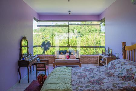 Casa à venda com 329m², 4 quartos e 16 vagas Casa à venda com 329m², 4 quartos e 16 vagasSuíte