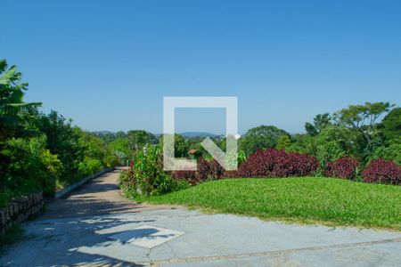 Casa à venda com 329m², 4 quartos e 16 vagas Casa à venda com 329m², 4 quartos e 16 vagasÁrea Externa