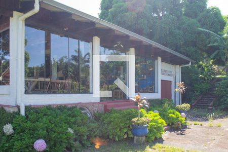 Casa à venda com 329m², 4 quartos e 16 vagas Casa à venda com 329m², 4 quartos e 16 vagasÁrea Externa