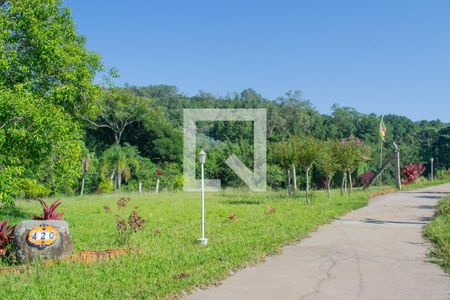 Casa à venda com 329m², 4 quartos e 16 vagas Casa à venda com 329m², 4 quartos e 16 vagasÁrea Externa