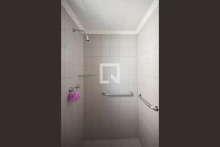 Apartamento à venda com 60m², 2 quartos e 2 vagas Apartamento à venda com 60m², 2 quartos e 2 vagasChuveiro do Banheiro da Suíte