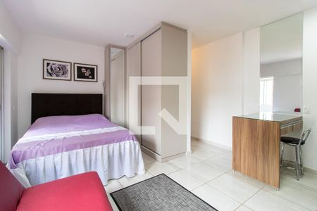 Quarto / Sala de kitnet/studio para alugar com 1 quarto, 35m² em Rebouças, Curitiba