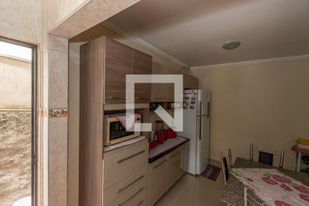 Casa à venda com 271m², 5 quartos e 5 vagas Casa à venda com 271m², 5 quartos e 5 vagasCozinha