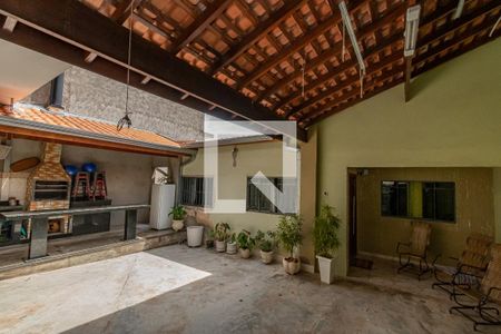 Casa à venda com 271m², 5 quartos e 5 vagas Casa à venda com 271m², 5 quartos e 5 vagasQuintal