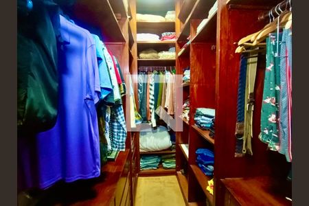 Apartamento à venda com 130m², 2 quartos e sem vagaSuíte closet