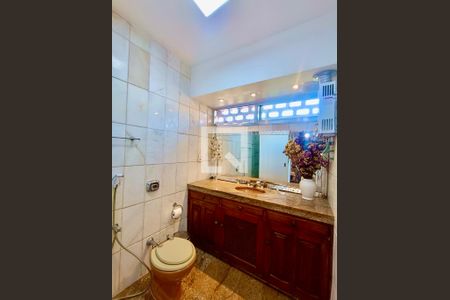 Apartamento à venda com 130m², 2 quartos e sem vagaBanheiro social