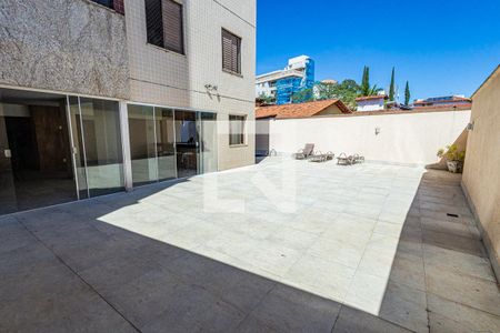 Apartamento à venda com 153m², 3 quartos e 2 vagasArea comum: salão de festas, piscina