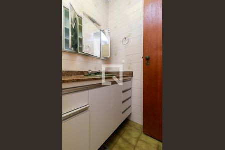 Casa à venda com 243m², 4 quartos e 5 vagasSuíte 2 - Banheiro