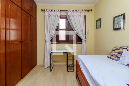 Casa à venda com 243m², 4 quartos e 5 vagasQuarto 2