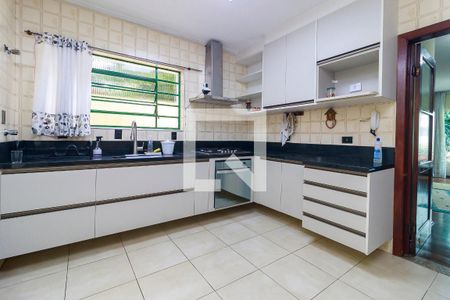 Casa à venda com 243m², 4 quartos e 5 vagasCozinha