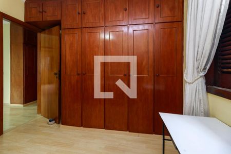 Casa à venda com 243m², 4 quartos e 5 vagasQuarto 2