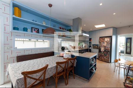 Casa para alugar com 500m², 4 quartos e 4 vagas Casa para alugar com 500m², 4 quartos e 4 vagasCozinha