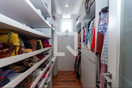 Casa para alugar com 500m², 4 quartos e 4 vagas Casa para alugar com 500m², 4 quartos e 4 vagasCloset quarto 2 Suíte