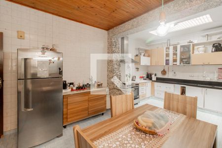 Casa à venda com 368m², 3 quartos e 2 vagas Casa à venda com 368m², 3 quartos e 2 vagasCozinha
