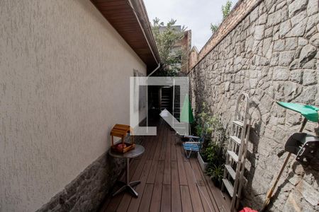 Casa à venda com 368m², 3 quartos e 2 vagas Casa à venda com 368m², 3 quartos e 2 vagasÁrea externa