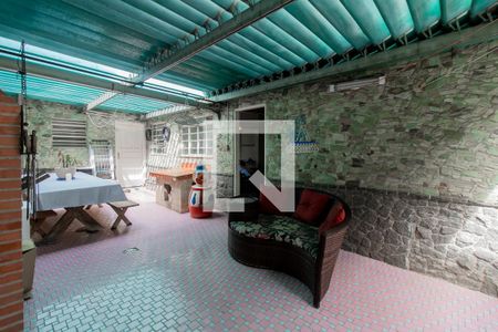 Casa à venda com 368m², 3 quartos e 2 vagas Casa à venda com 368m², 3 quartos e 2 vagas Área externa