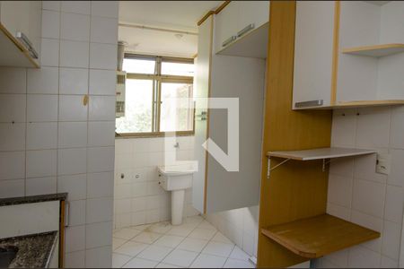 Apartamento para alugar com 100m², 3 quartos e 2 vagas Apartamento para alugar com 100m², 3 quartos e 2 vagasCozinha e Área de Serviço