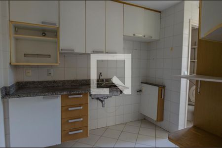Apartamento para alugar com 100m², 3 quartos e 2 vagas Apartamento para alugar com 100m², 3 quartos e 2 vagasCozinha e Área de Serviço