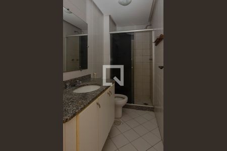 Apartamento para alugar com 100m², 3 quartos e 2 vagas Apartamento para alugar com 100m², 3 quartos e 2 vagasBanheiro social