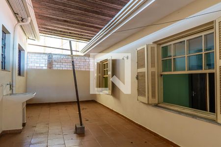 Casa à venda com 180m², 5 quartos e 2 vagasQuintal