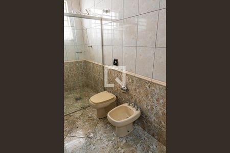 Casa à venda com 180m², 5 quartos e 2 vagasBanheiro