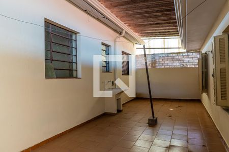 Casa à venda com 180m², 5 quartos e 2 vagasQuintal