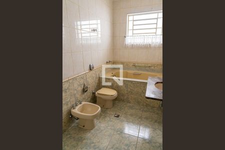 Casa à venda com 180m², 5 quartos e 2 vagasBanheiro