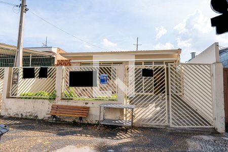 Casa à venda com 180m², 5 quartos e 2 vagasFachada