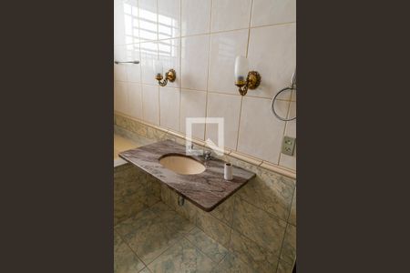 Casa à venda com 180m², 5 quartos e 2 vagasBanheiro