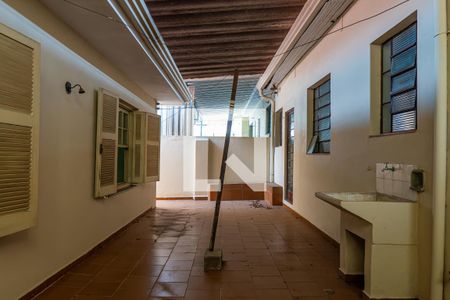 Casa à venda com 180m², 5 quartos e 2 vagasQuintal