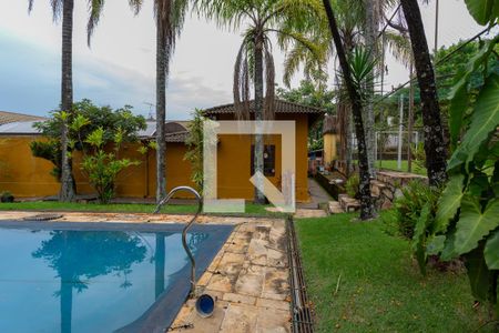 Casa de condomínio à venda com 555m², 4 quartos e 4 vagas Casa de condomínio à venda com 555m², 4 quartos e 4 vagasPiscina