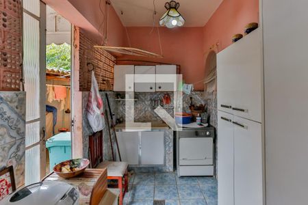 Casa de condomínio à venda com 555m², 4 quartos e 4 vagas Casa de condomínio à venda com 555m², 4 quartos e 4 vagasÁrea de Serviço