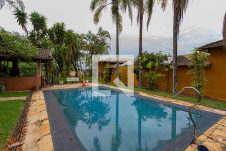 Casa de condomínio à venda com 555m², 4 quartos e 4 vagas Casa de condomínio à venda com 555m², 4 quartos e 4 vagasPiscina