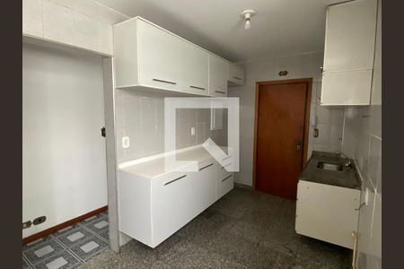 Apartamento para alugar com 70m², 2 quartos e 1 vagaCozinha