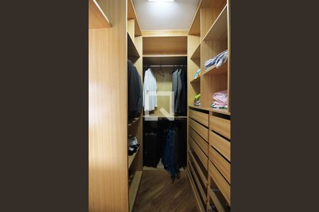 Casa à venda com 300m², 3 quartos e 4 vagasSuíte 1 Closet