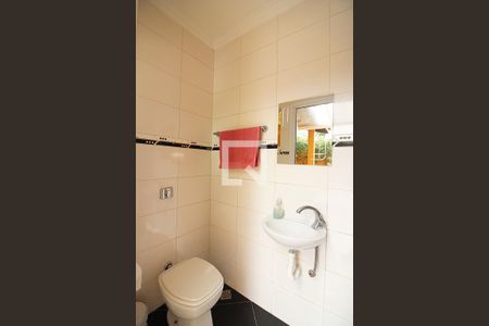 Casa à venda com 300m², 3 quartos e 4 vagasBanheiro de serviço